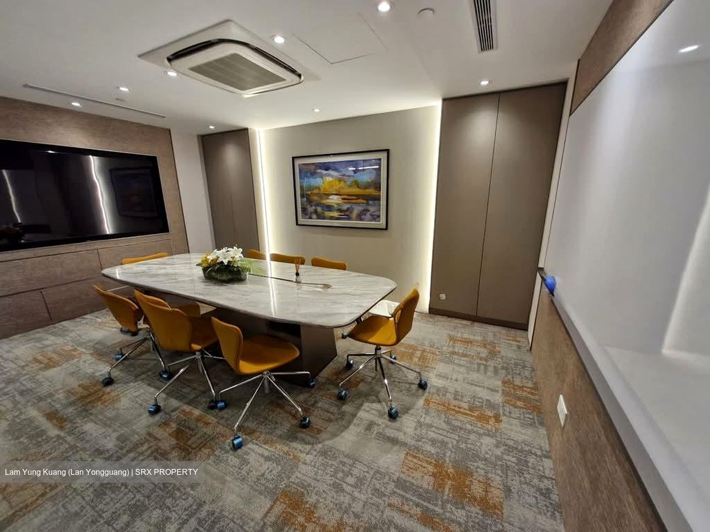 Arc 380 (D8), Office #579457571